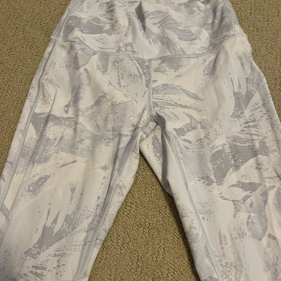 Lululemon leggings 25 in - Picture 3 of 3